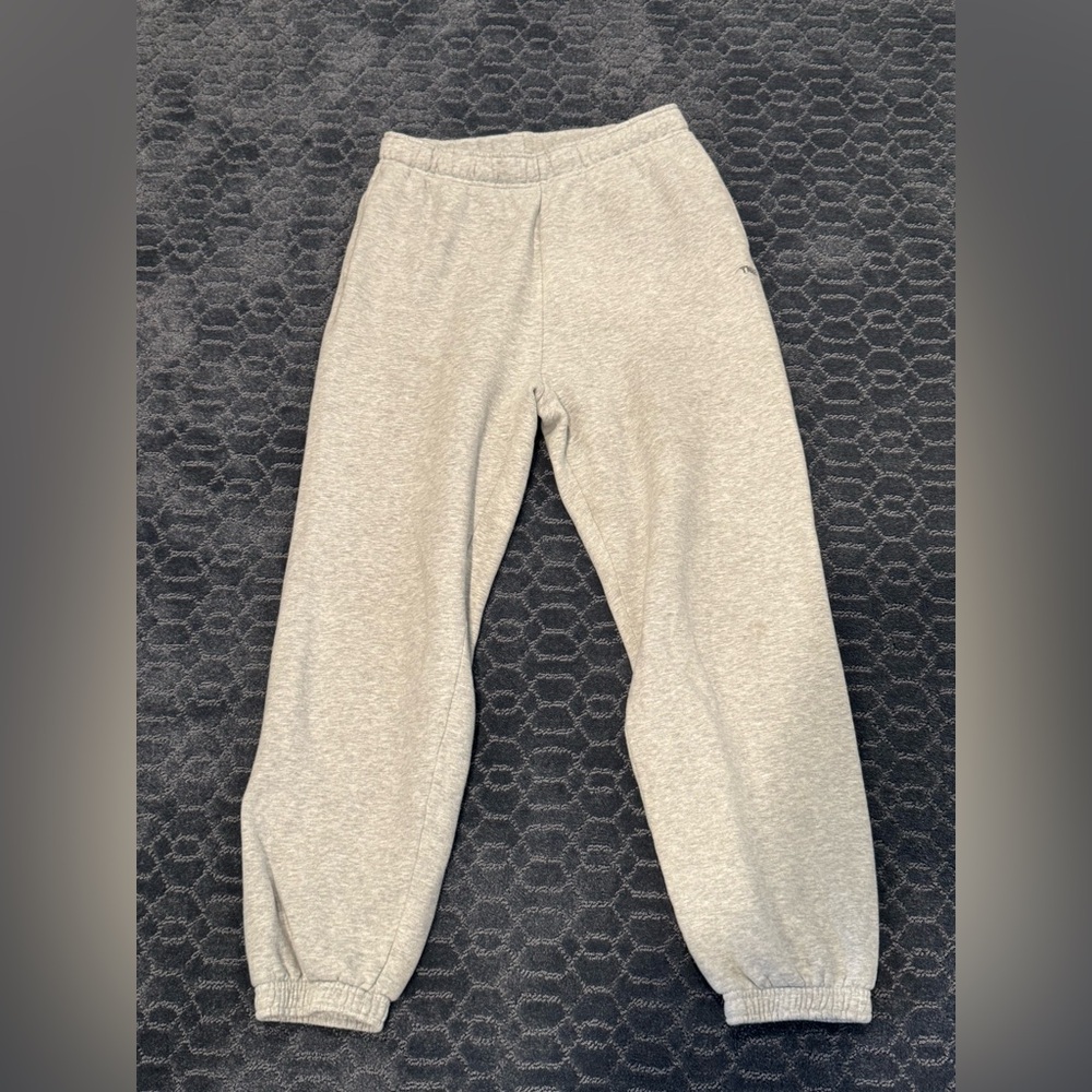 aritzia sweatpants